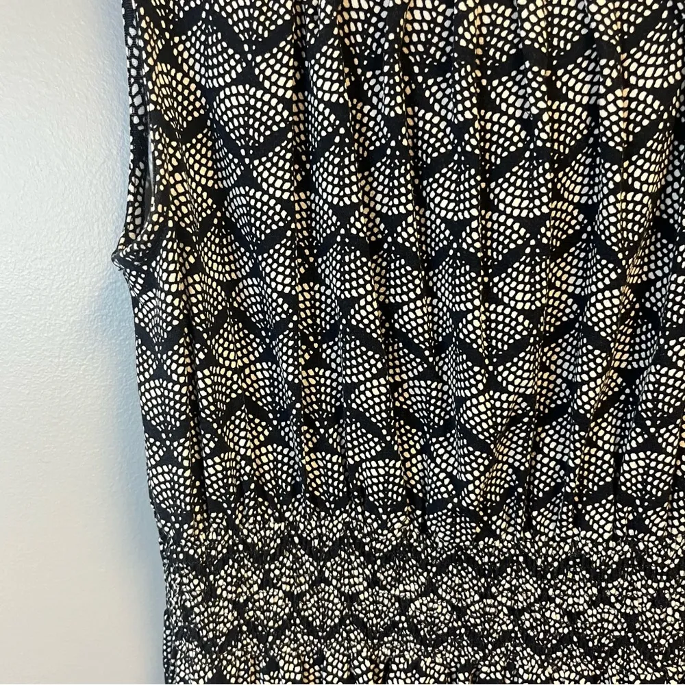 L.L. Bean Dress Navy Blue & White Geometric Pattern Smocked Waist Sz SP EUC - Image 6