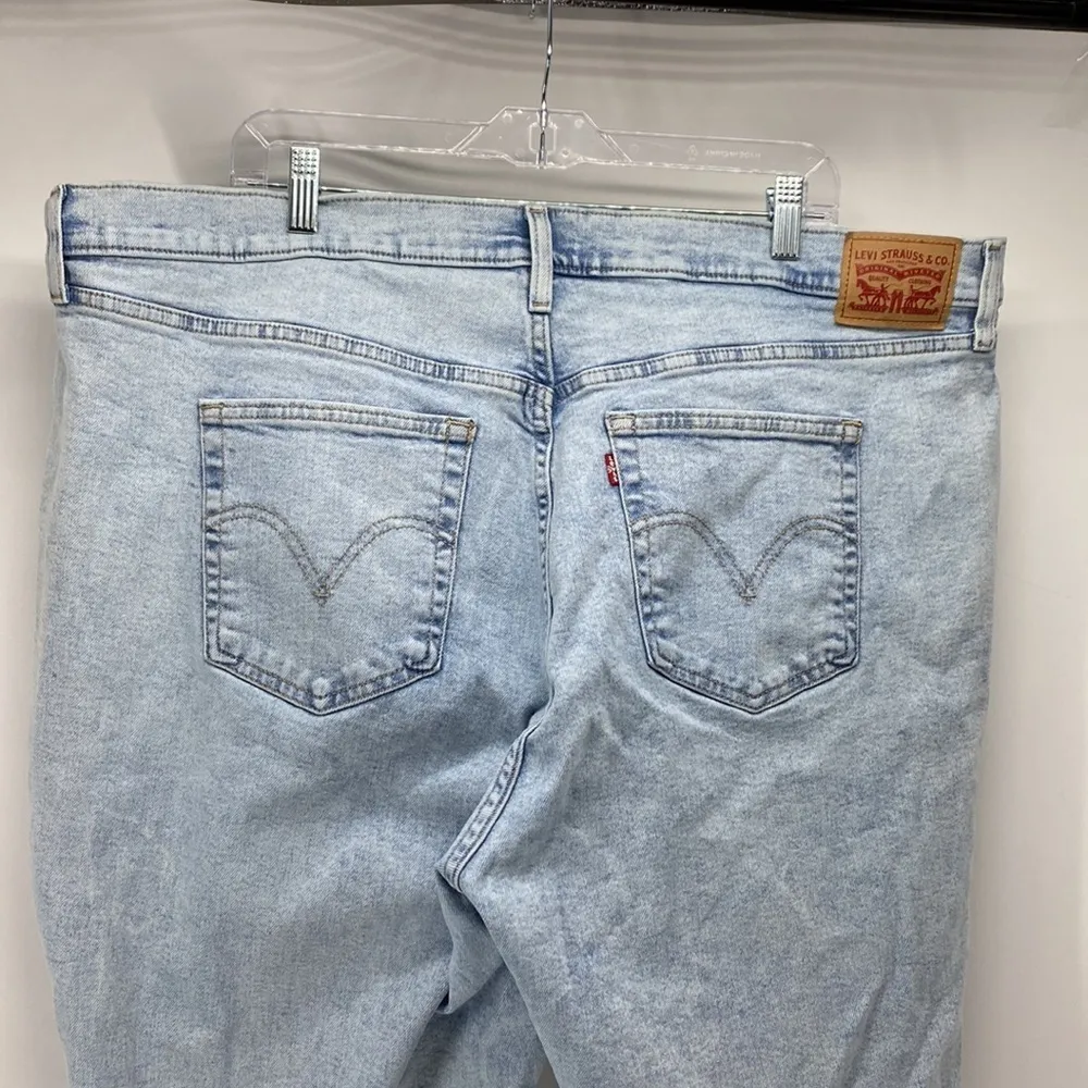 Levi’s high waisted cropped flare light wash casual everyday - Image 3