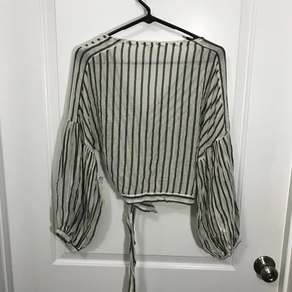 Altered State Wrap Around Women’s Top Medium (NWT ) Black - Image 2