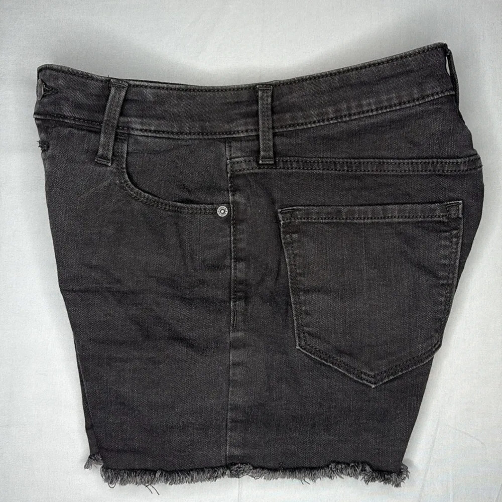 Old Navy Button Fly High Rise Secret Slim Pockets Denim Shorts - Image 4