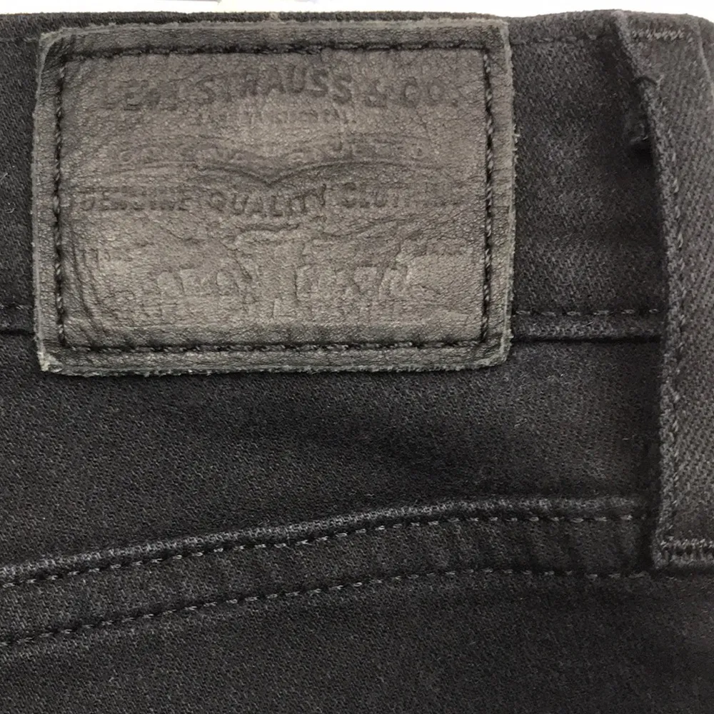 Levi’s Premium Women’s 725 High Rise Straight Crop Distressed Black Denim Jeans - Image 10