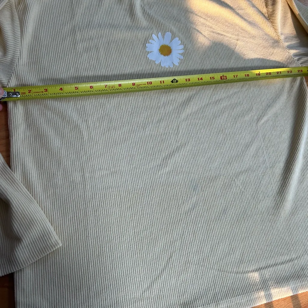 SHEIN EZwear Women Stylish Vertical Yellow Daisy Ribbed Shirt Size Medium - Image 4