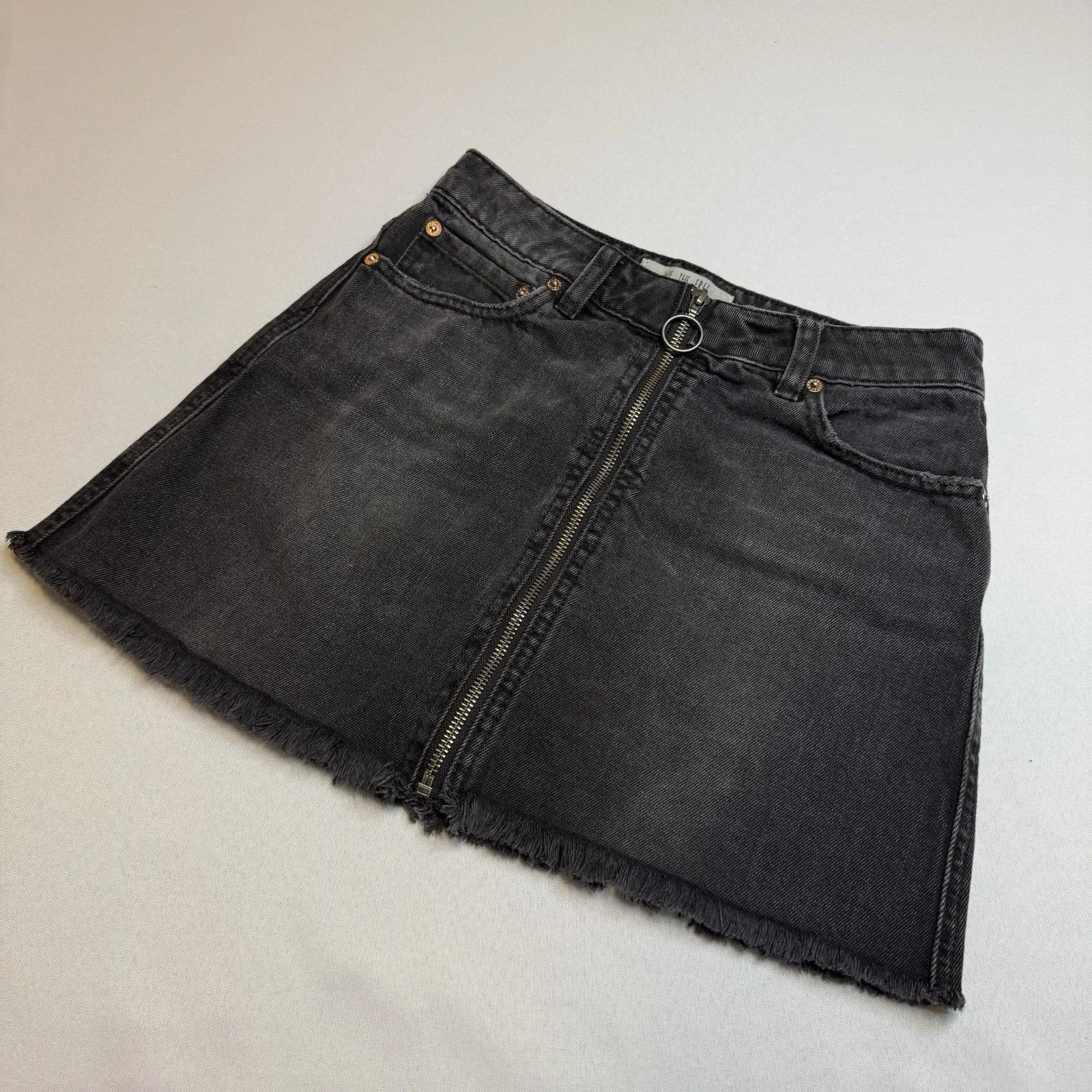 We The Free/Free People Women Full Zip Black Wash Raw Hem Denim Mini‎ Skirt # - Image 12