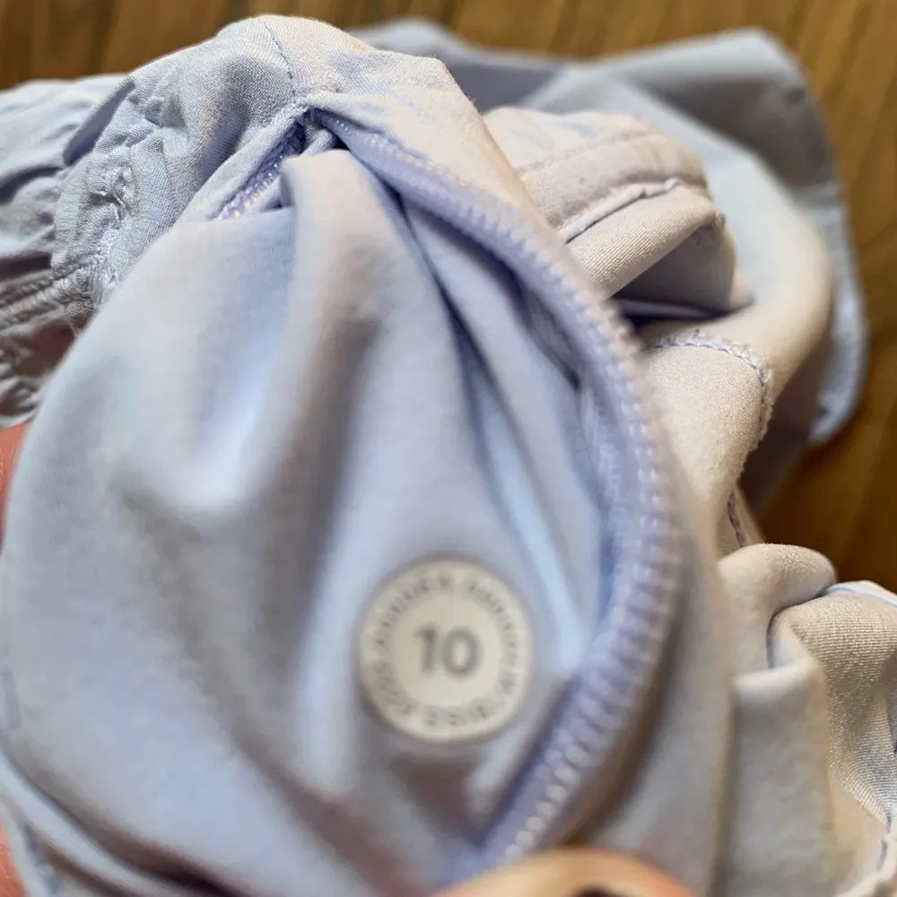 Lululemon Light blue/purple size 10  shorts see photos/description - Image 4