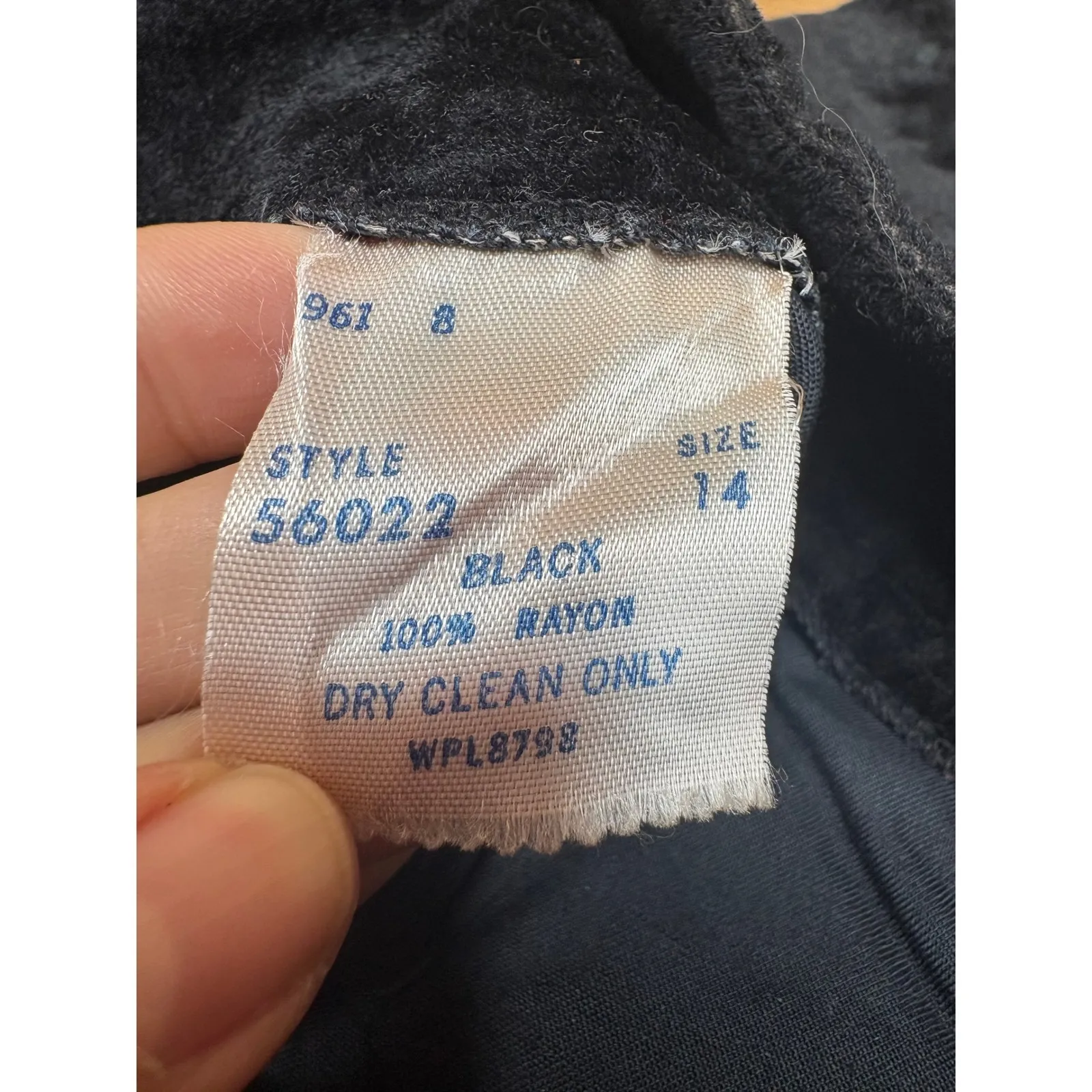 Vintage 60s Women's WPL Black Velvet High Waisted Shorts Style 56022 Size 14 - Image 3