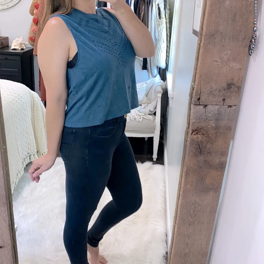 Sage  collection athletic top size large - Image 2