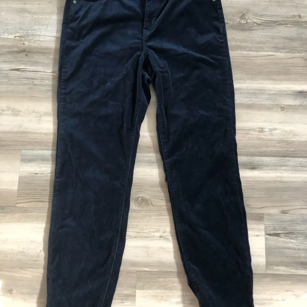 Well worn brand, navy velour pants size 12, inseam is 28, NWOT - Image 5