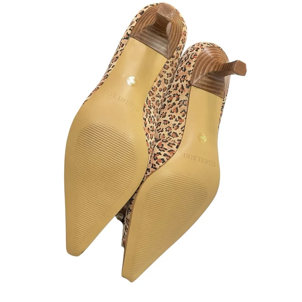 VTG Gianni Bini Brown, Carmel, Black Animal Print Suede 2”Heel
Pumps. - Image 9