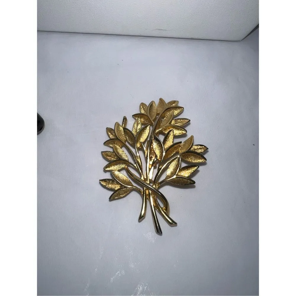 Vintage MCM Brushed‎ Gold Tone Leaf Bouquet Brooch Gold - Image 2