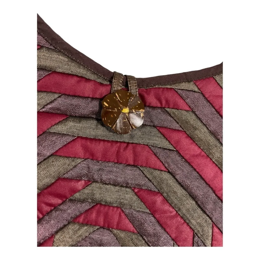 Shoulder silk bag can be closed two way's. Button is made out of coconut shell. Red - Image 6