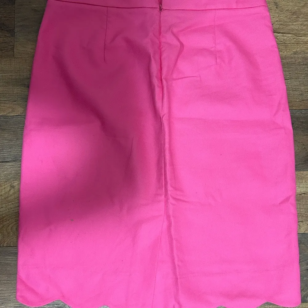 J. Crew Hot Pink Pencil Skirt with Scalloped Hem 100%Cotton - Image 3