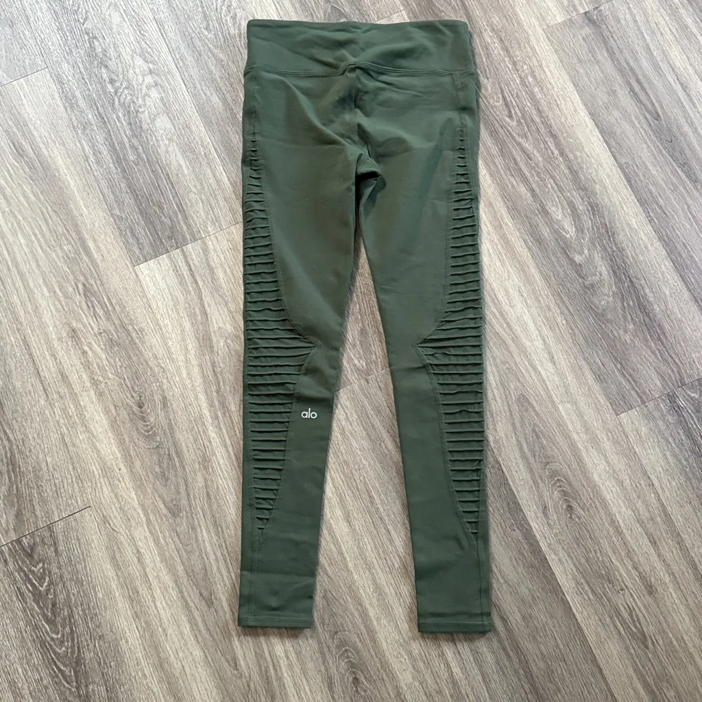 ALO Yoga Forest Green Leggings MR Moto - Image 3