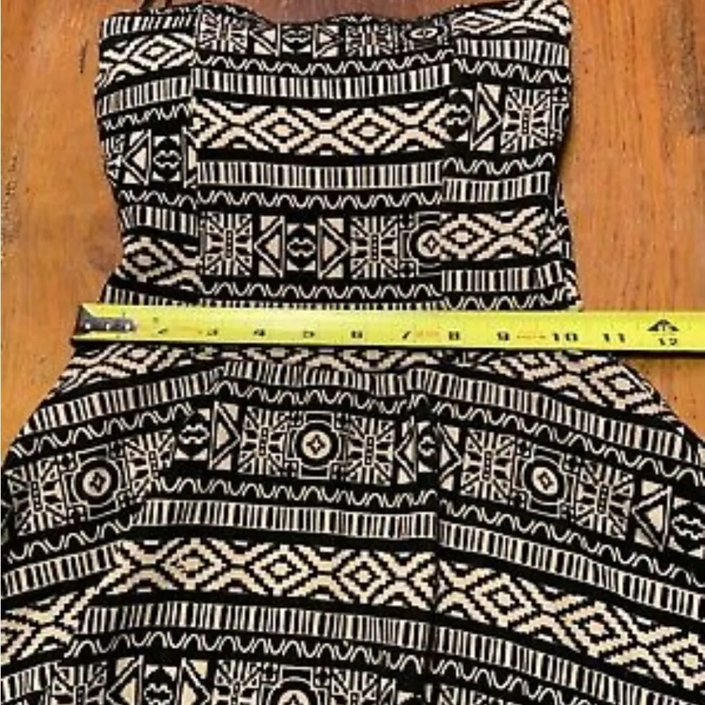 Forever 21 black nude geometric tribal Aztec fit flare strapless dress Sz S - Image 2