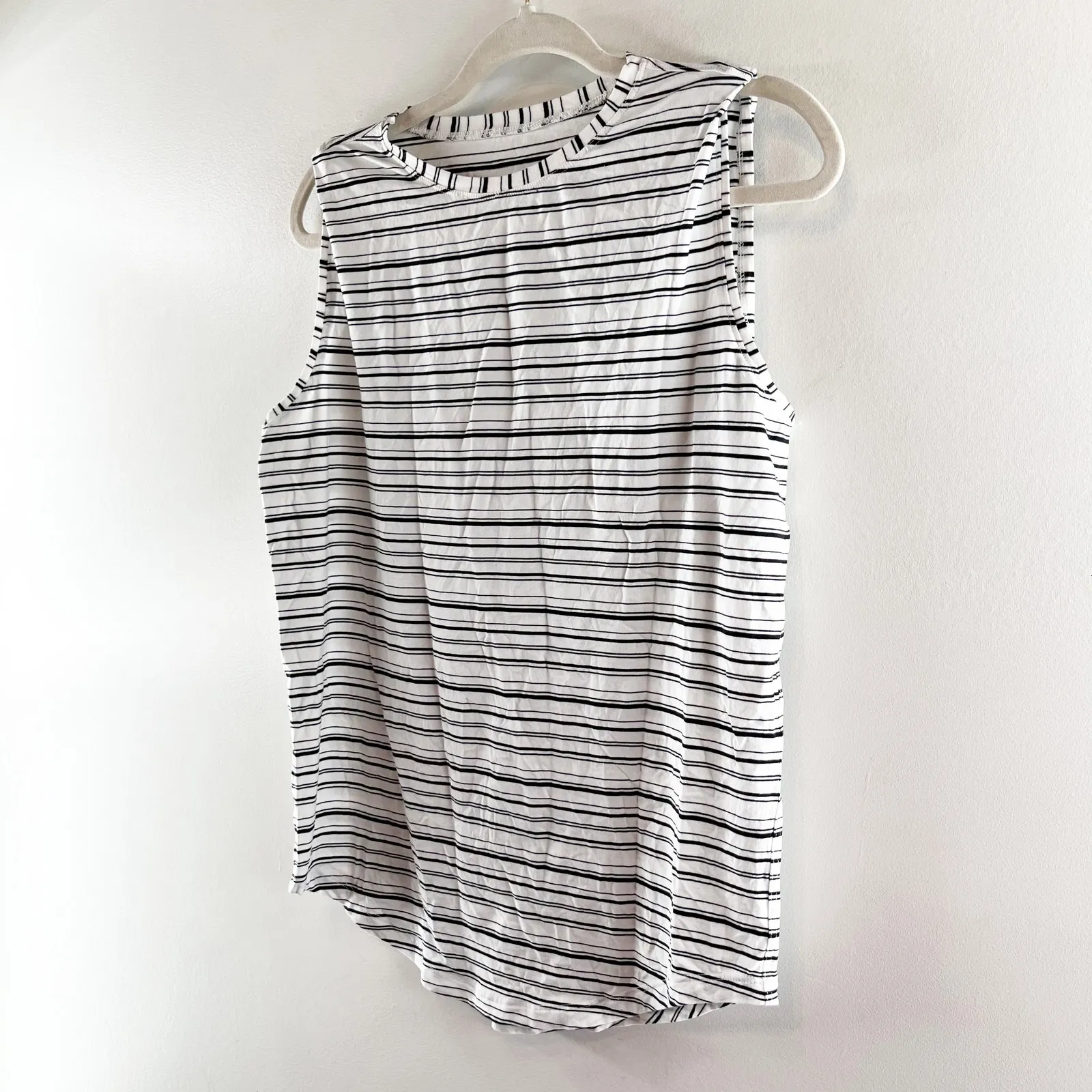 Lululemon Brunswick Muscle Tank Cut Back Stripe White Black Medium - Image 6