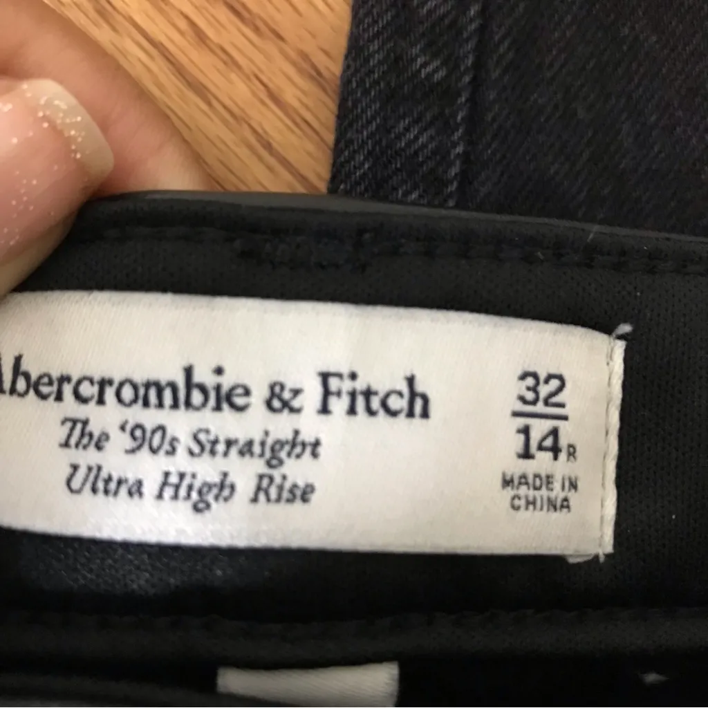 Abercrombie Relaxed Black Jeans with Faux Leather Detail - Image 7