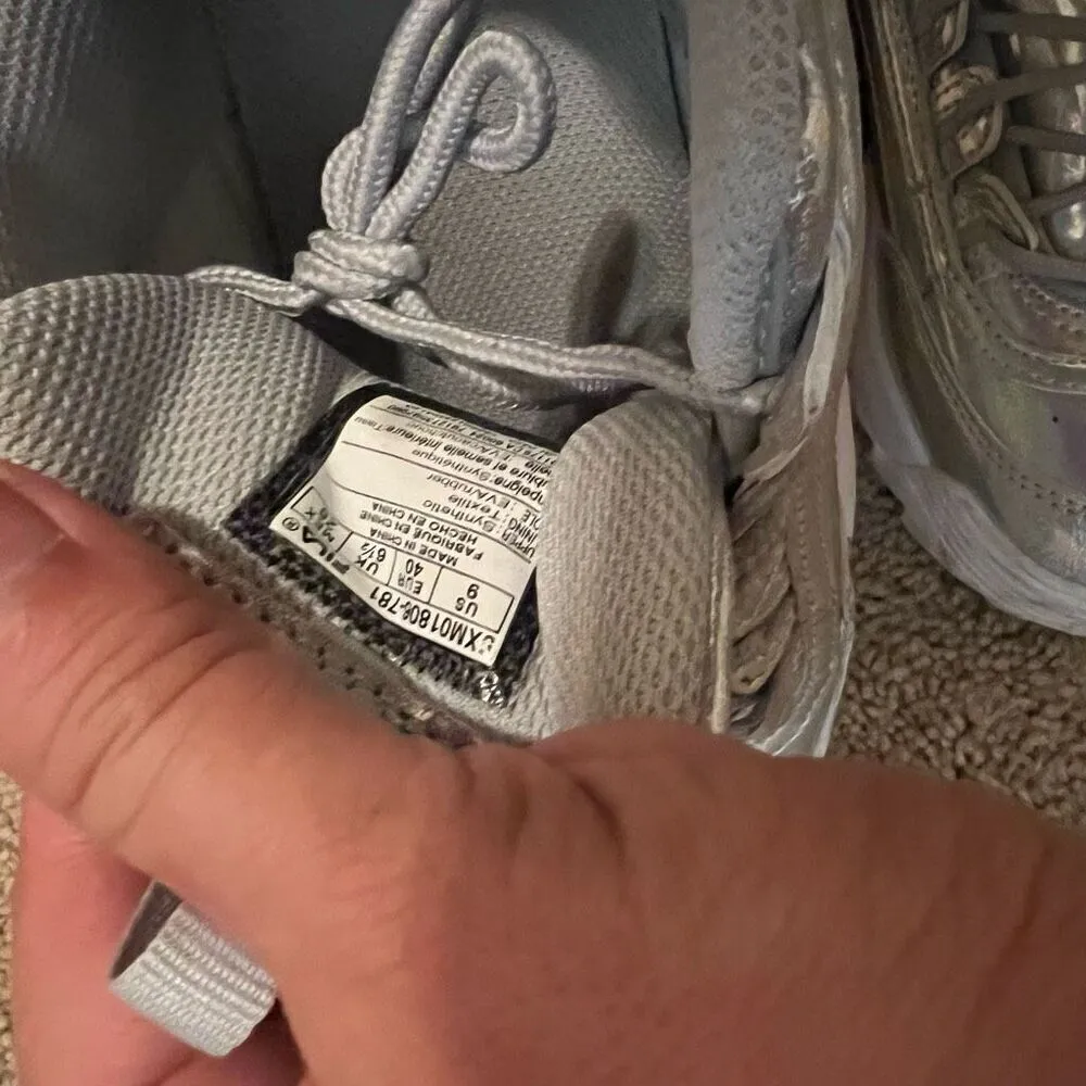 Fila holographic shoes y2k size 9 - Image 9