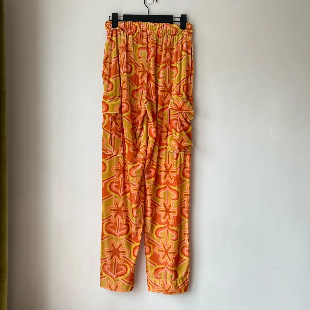 Dazey LA Sunny Chevy Graphic Print Velvet Cargo Pants S - Image 4