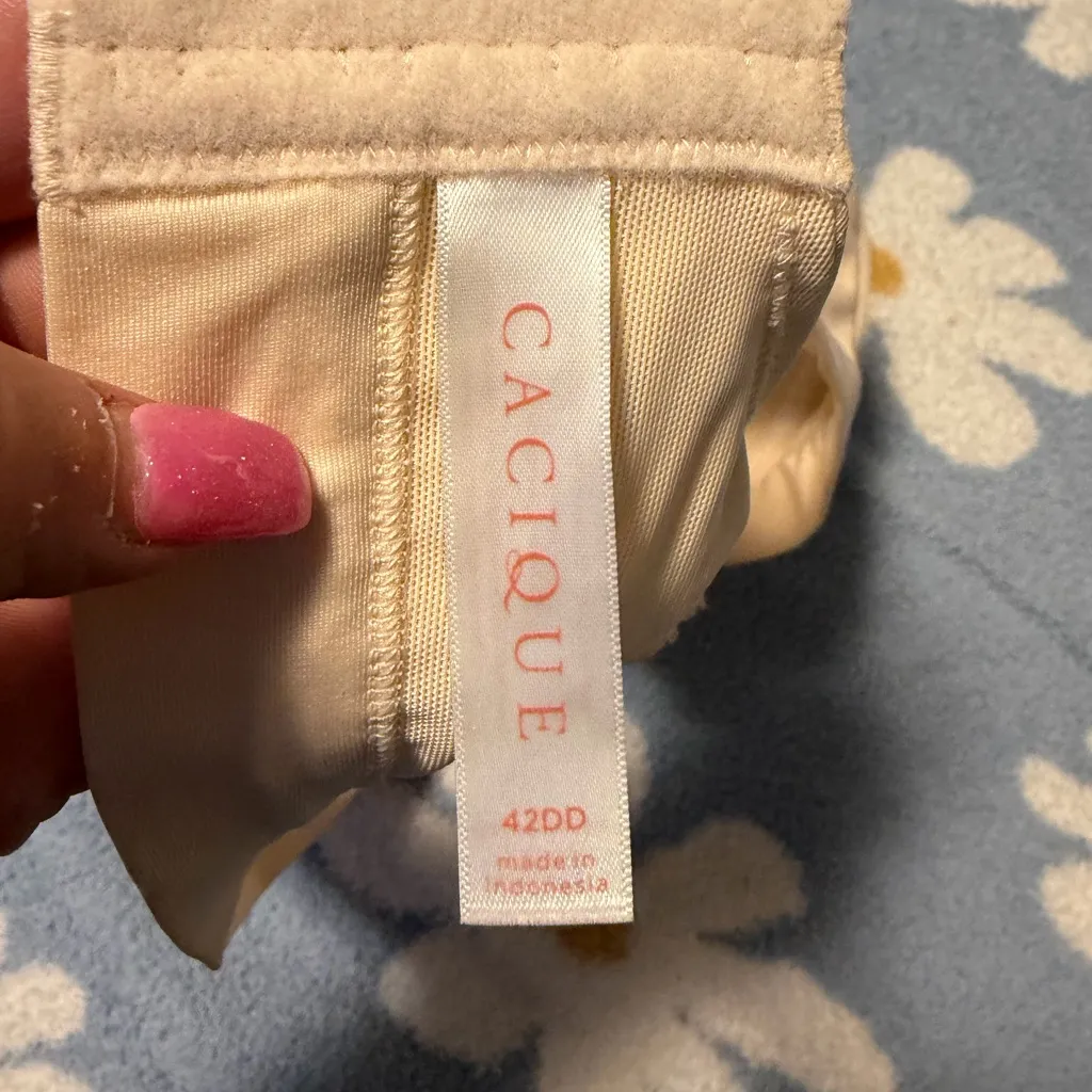 Cacique Light Cream Bra - Image 3