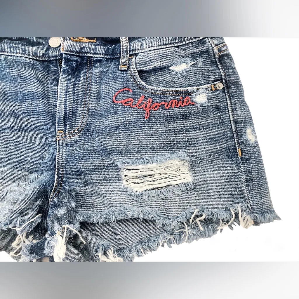 Old Navy Boyfriend Cut-Off  Jean Shorts Distressed Medium Wash Mid Rise - Image 5