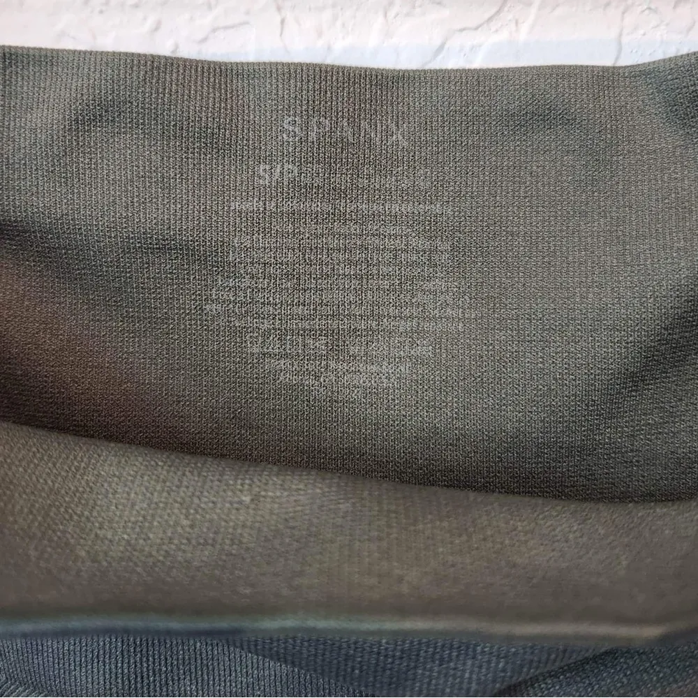 SPANX Look At Me Now Green Camo Seamless Sz Small - Image 7