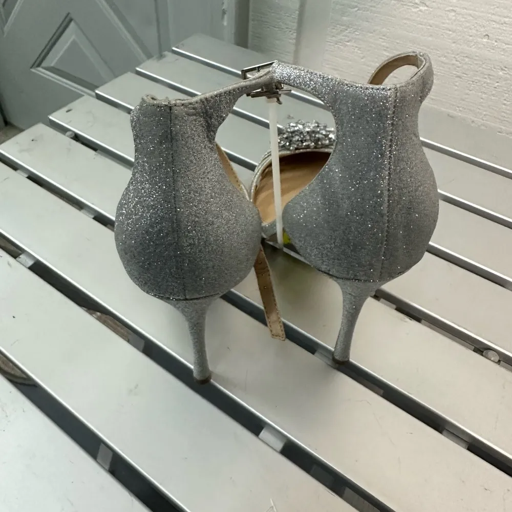 Badgley Mischka Silver Violette Crystal Pointed Stiletto High Heels SZ 1… - Image 5