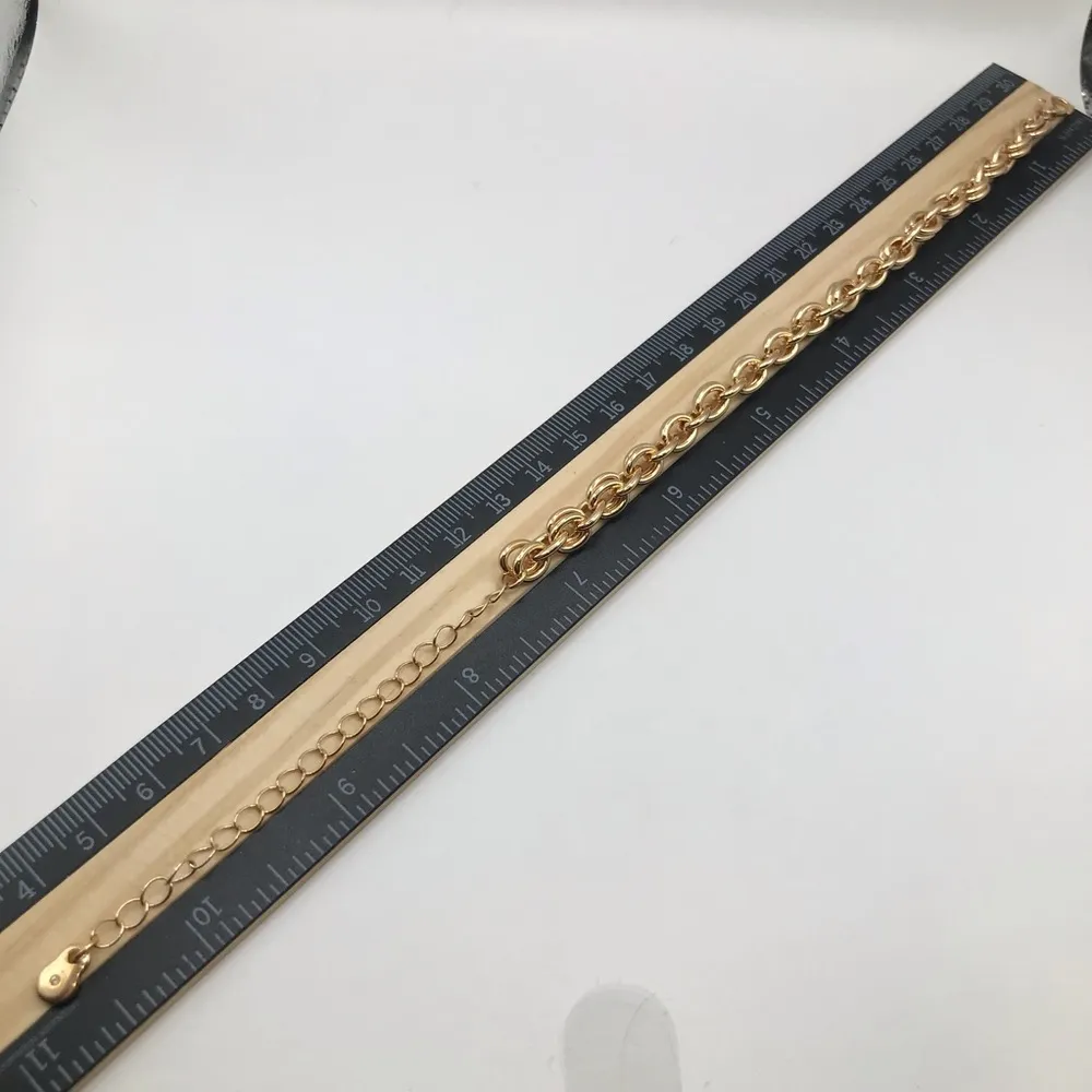 Elegant Chunky Gold Tone Chain Bracelet - Image 5