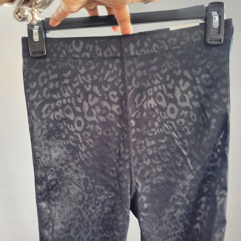 Victoria's Secret Black Performance Sheer Crop Top Sports Bra Leggings Set S 7/8 - Image 9