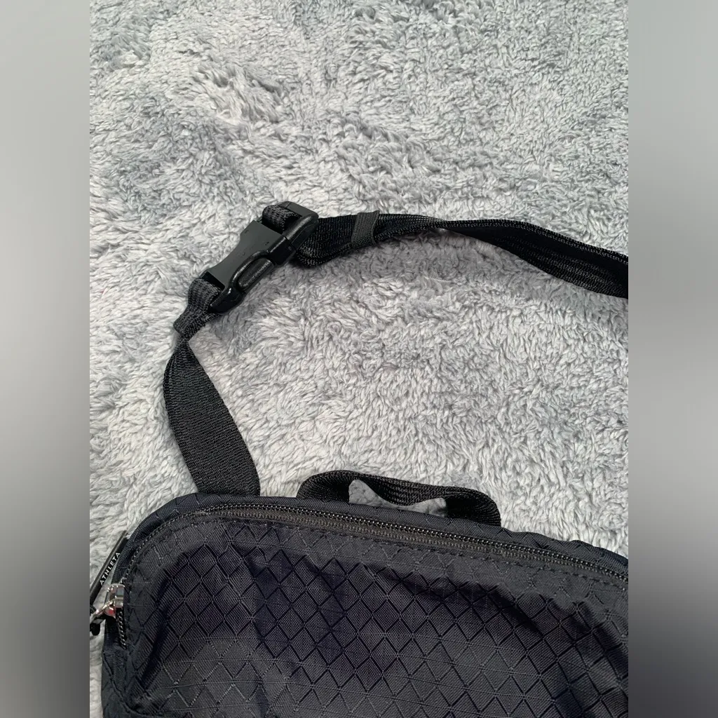 Athleta black belt bag fanny pack - Image 5