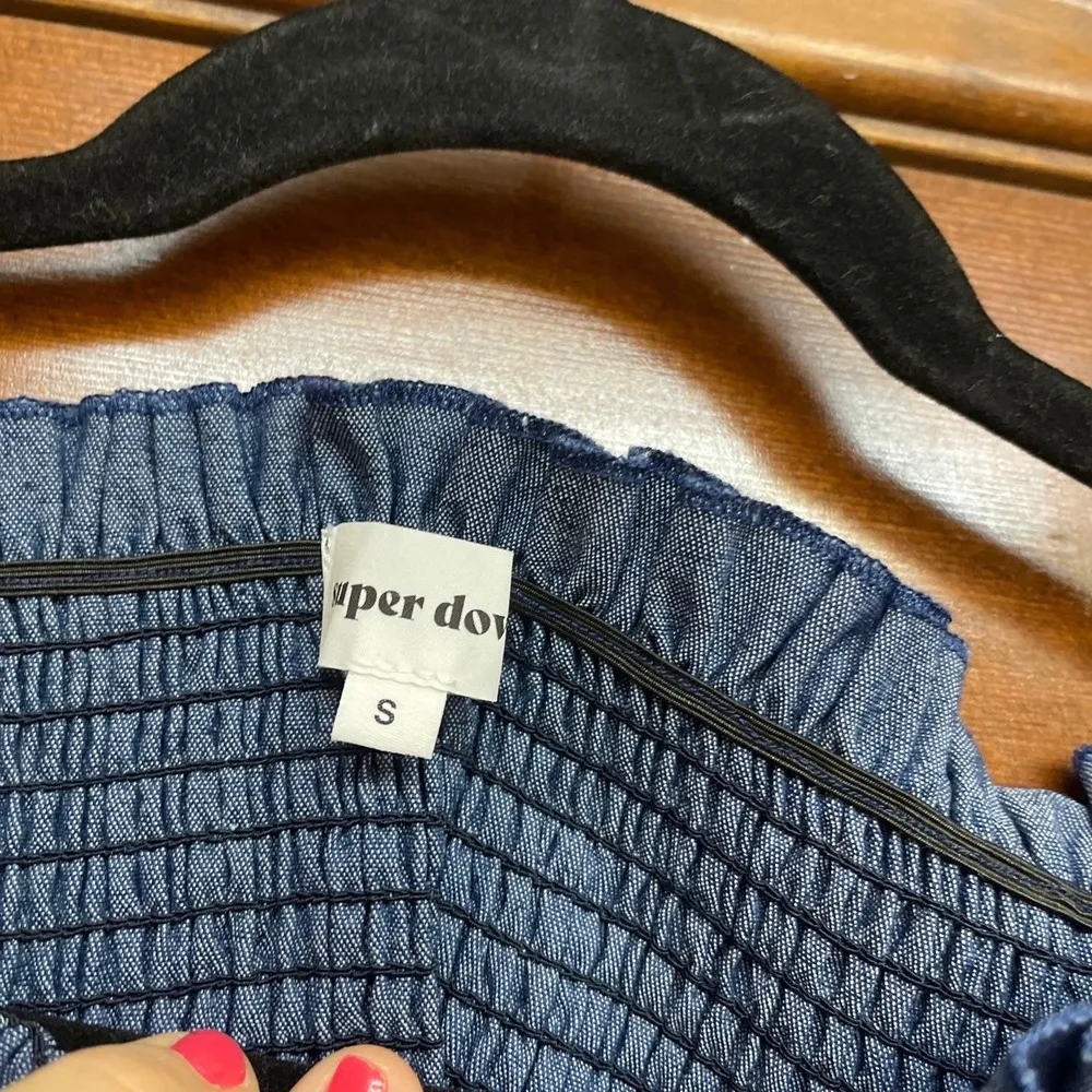 Superdown smocked crop top chambray size small - Image 2