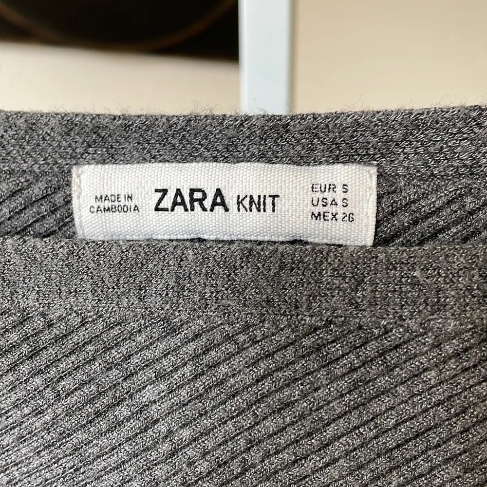 Zara Knit chunky oversized asymmetrical ribbed sweater - Image 2