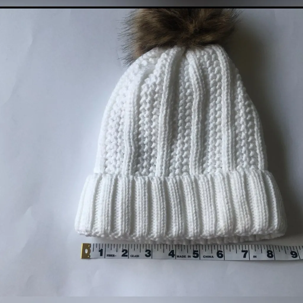White Beanie with pom pom - Image 3