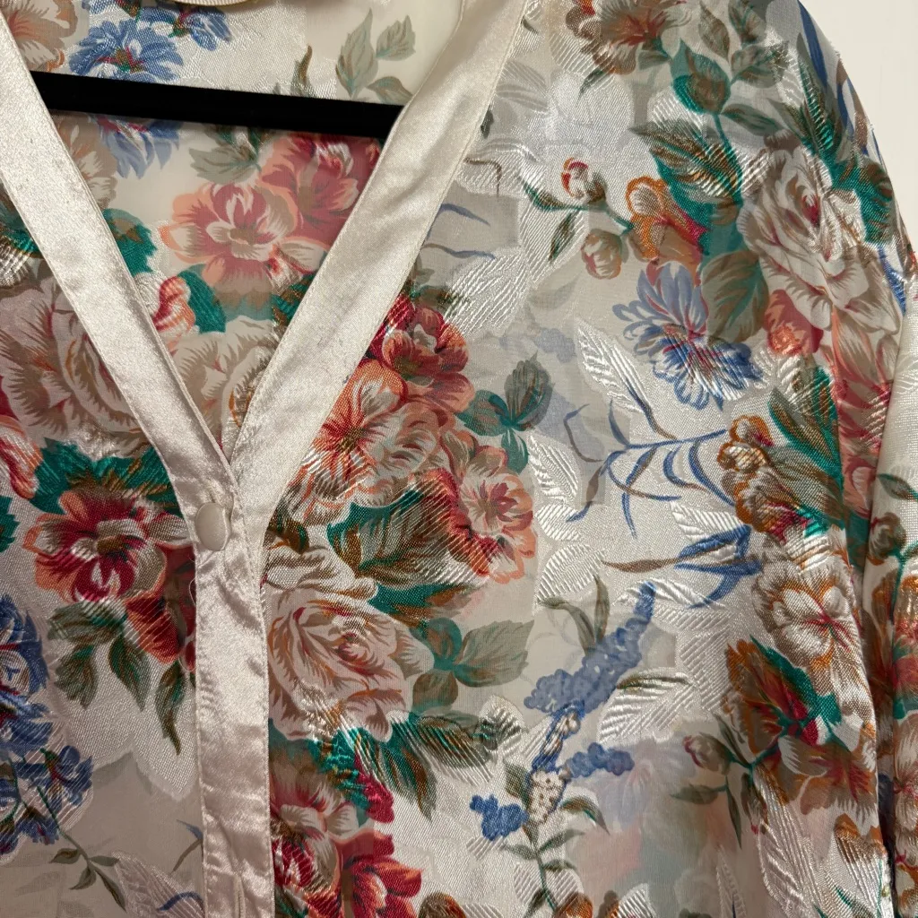Victoria’s Secret Floral Satin Kimono Robe Nightgown Med/Large Vintage Buttons - Image 3