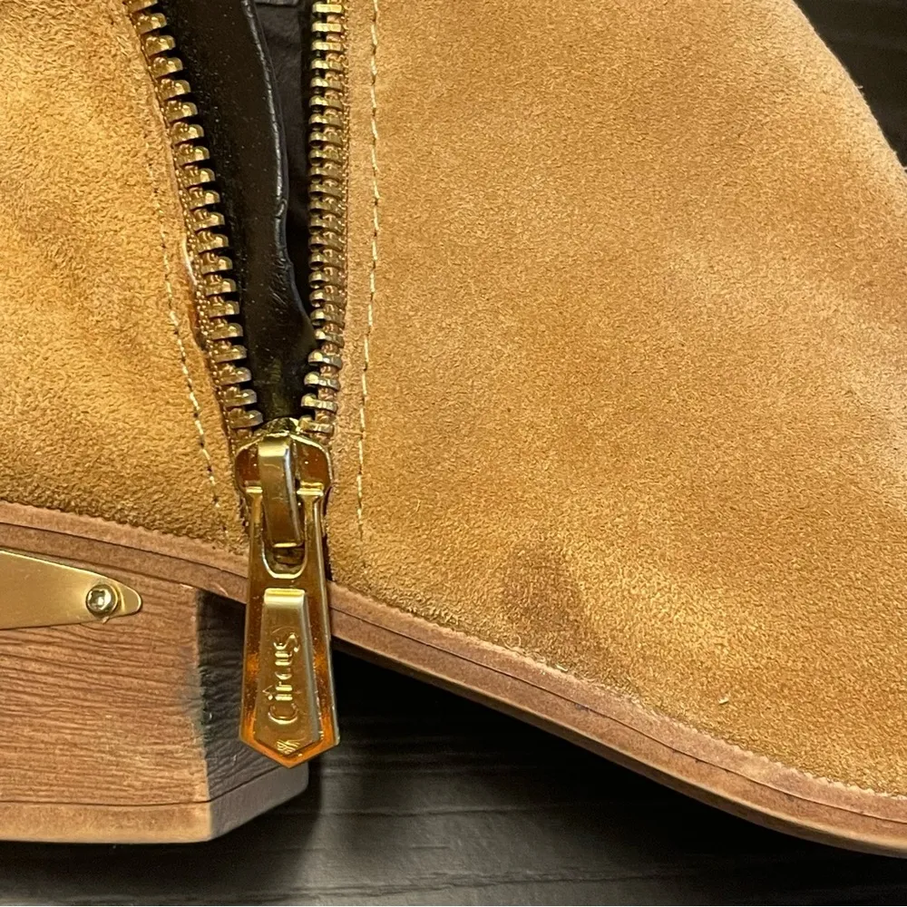 Sam Edelman Circus Holt Camel Suede Ankle Boots 9 Gold Studded Spike Tan Bootie - Image 14