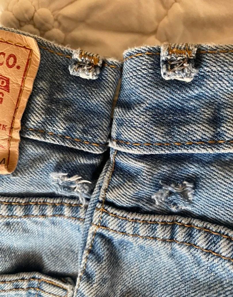 Levi’s 550 Shorts - Image 2