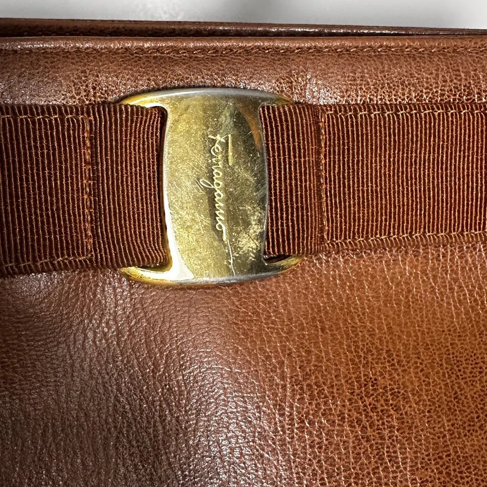 Salvatore Ferragamo Brown Leather Shoulder Bag with Gold Accent - Image 6