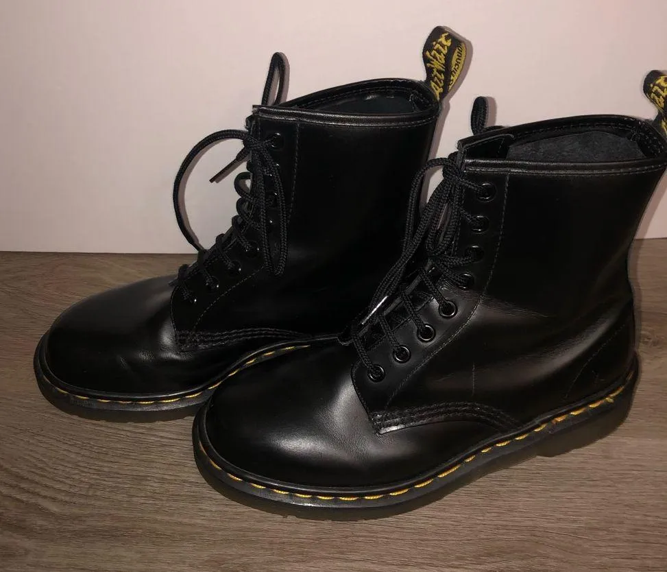 Dr Martin ‎ vintage Lace up Boots  Made in England. Size 7 women the originals - Image 6