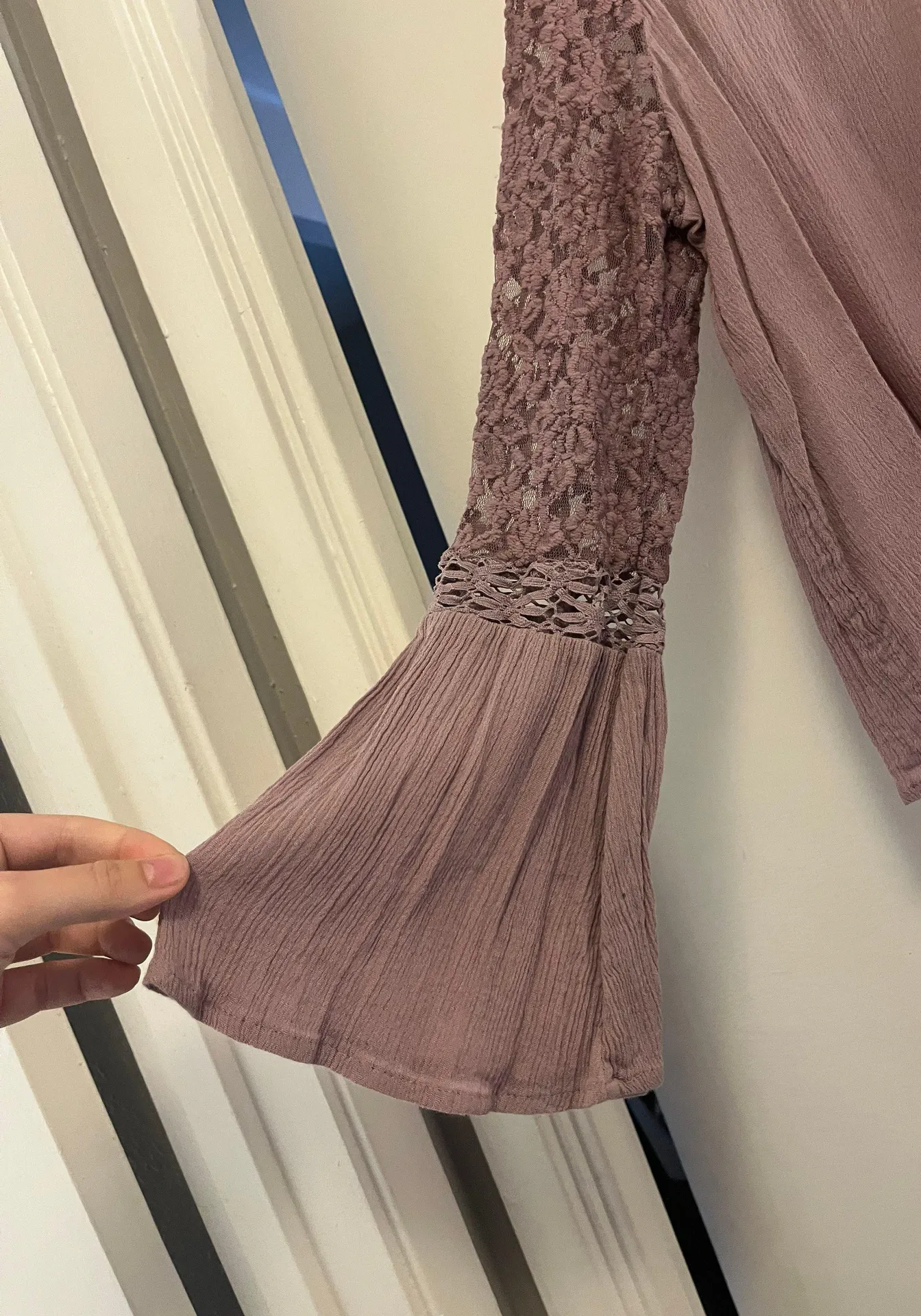 Light Purple Lacey Long Sleeve Crop Top - Size Small - Image 2