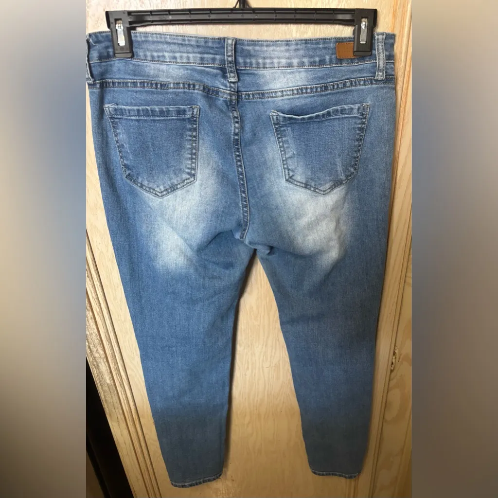 Iris Distressed Skinny Jeans Medium Wash Size 11 Junior‎ - Image 2