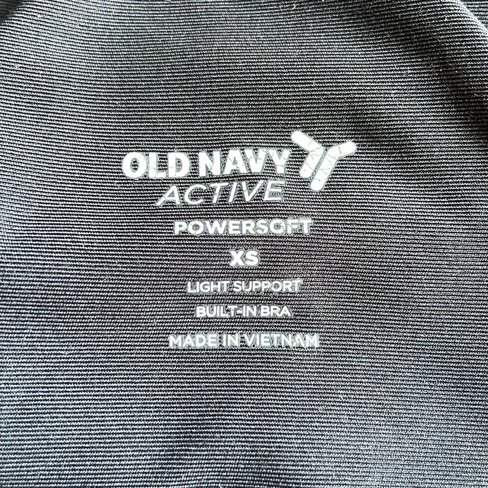 Old Navy Active Black Powersoft Top built in bra size XS active wear bra - Image 6