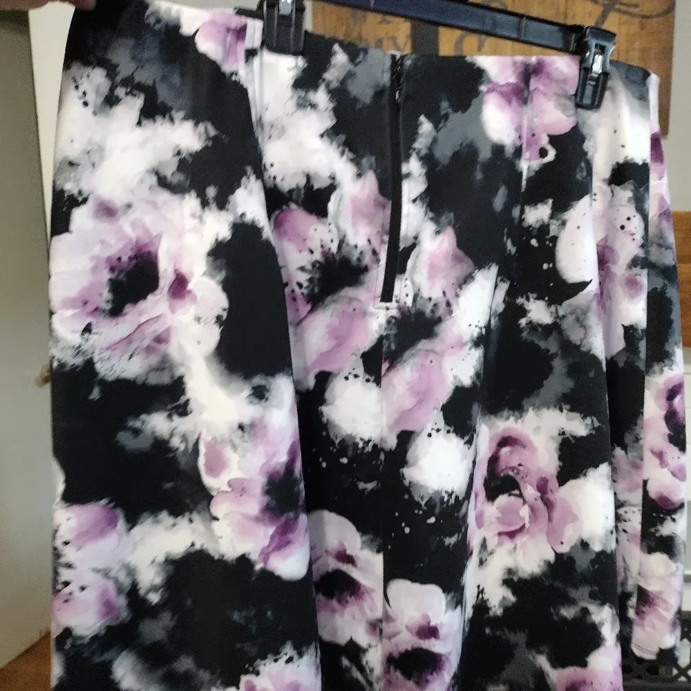 Torrid Floral Skater Swing Skirt Purple Black Watercolor Print Plus - Image 3