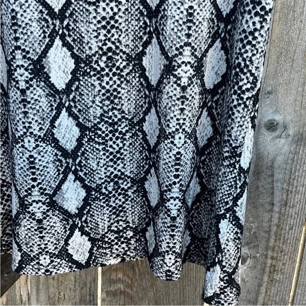 Like New Anthro / Sunday in Brooklyn Ashton Snakeprint Long Sleeve Top - Image 6