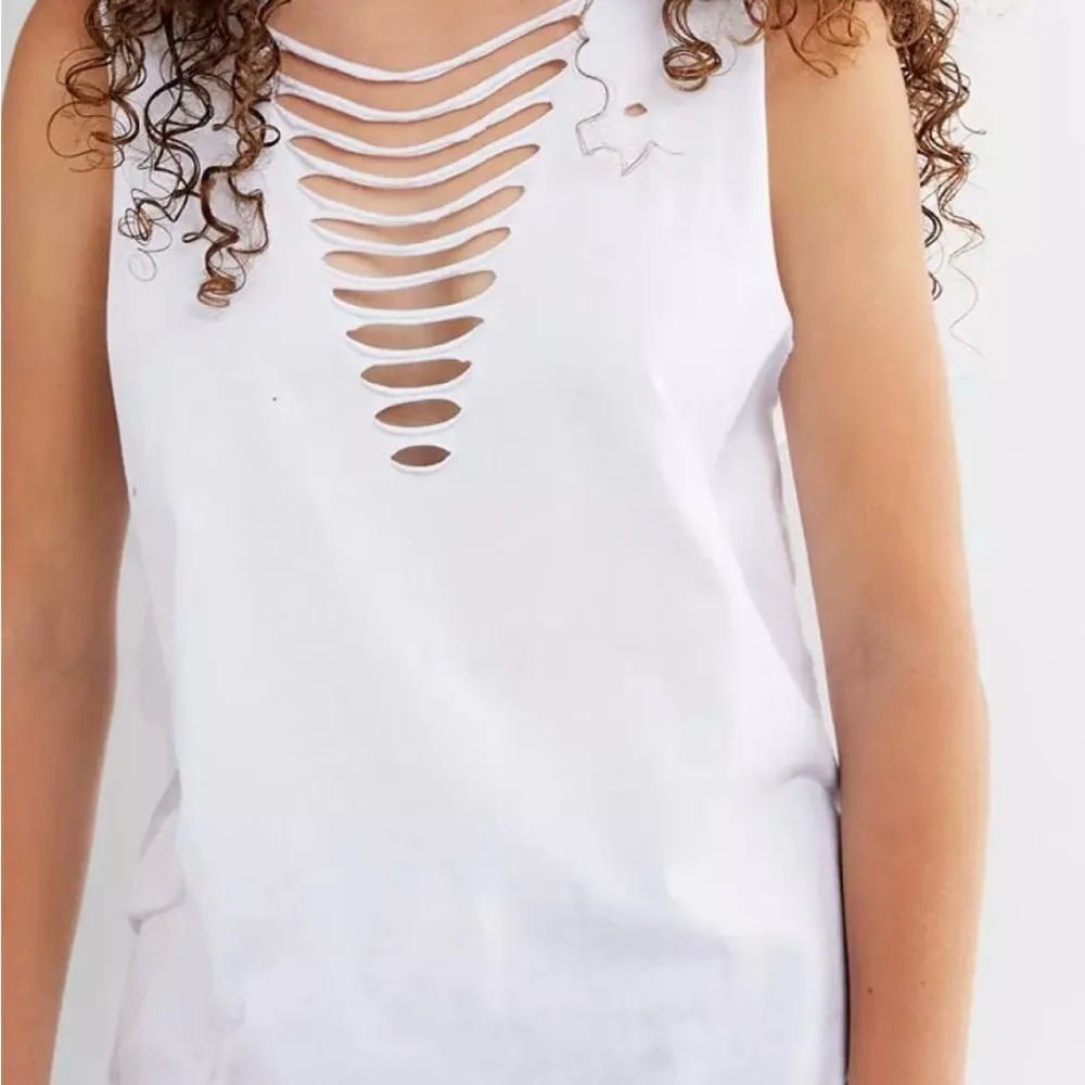 Shredded Muscle Tank Top - Image 4