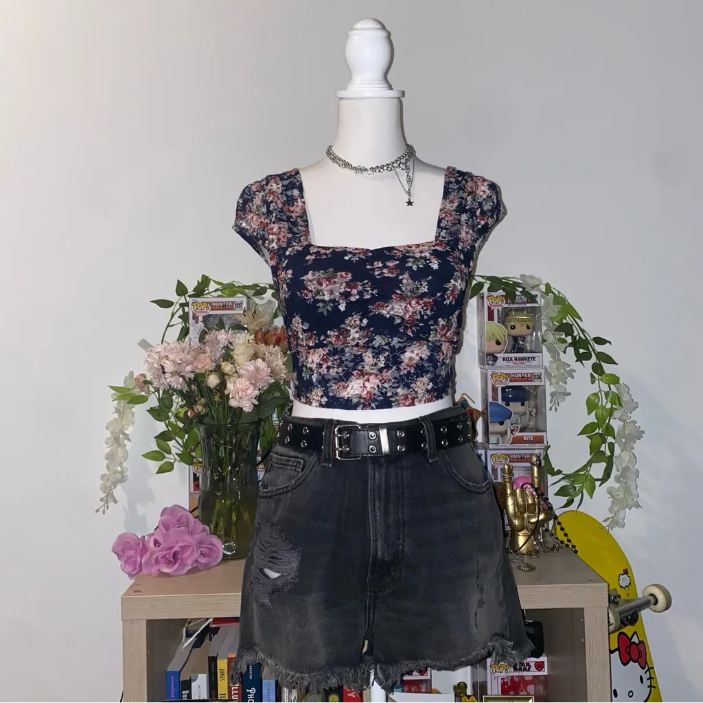Love Culture whimsical gothic fairycore floral print square neck crop top - Image 2