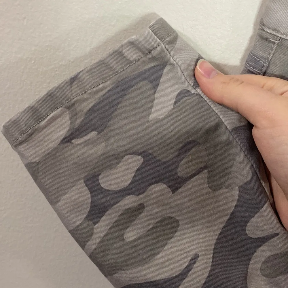 Democracy Ab technology freedom camo ankle stretch pants with zip pocket size 6 - Image 7