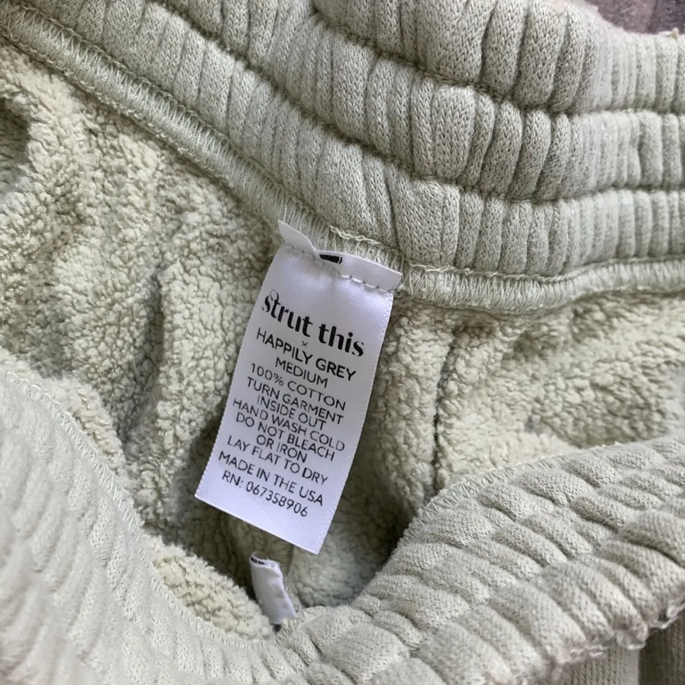 Strut this X happily grey green sweat shorts - Image 3