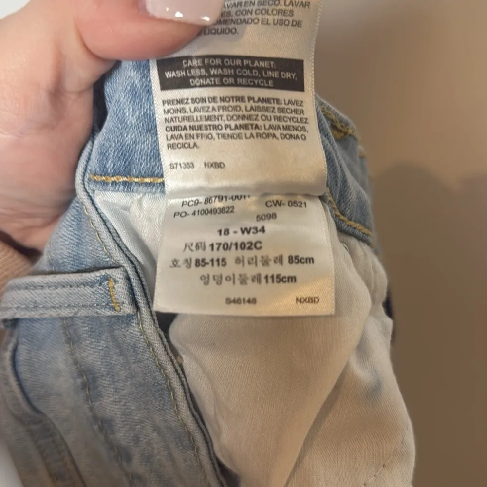 Denizen for Levi’s Women’s Mid-Rise Boyfriend Light Wash Distressed Jeans Sz 18 - Image 13