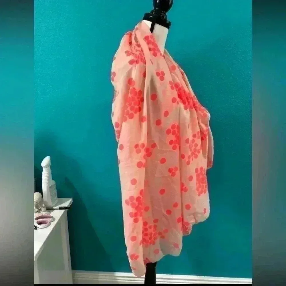 Pink opaque scarf with hot pink dots - Image 2