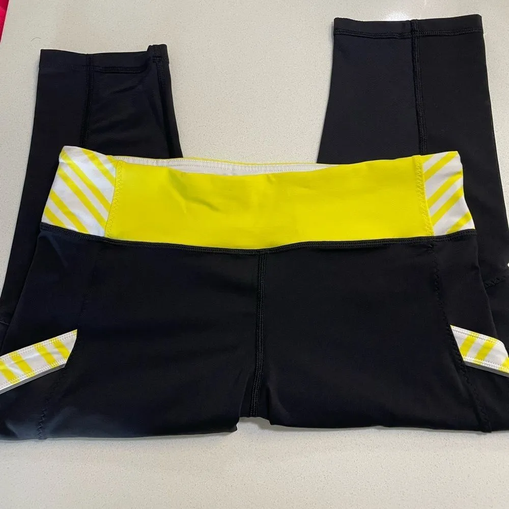 Lululemon Run Mod Moves Black cropped
Leggings size 4 - Image 2