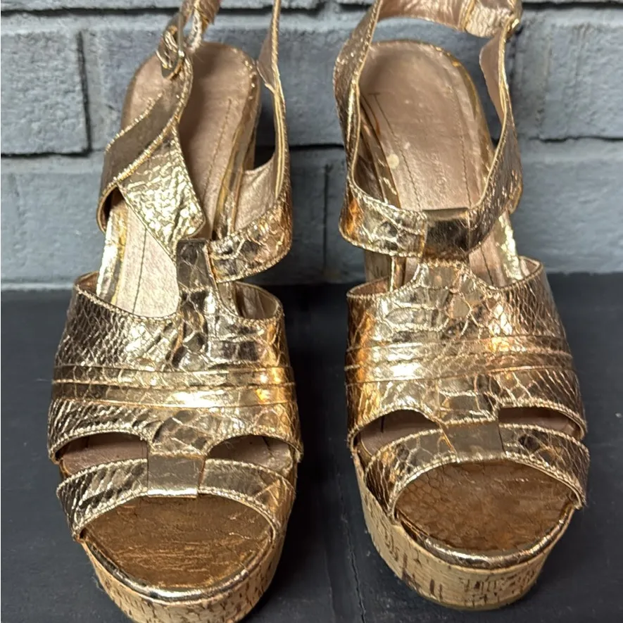 BCBGeneration Gold Cork Platform Wedge Sandals 7.5 - Image 3