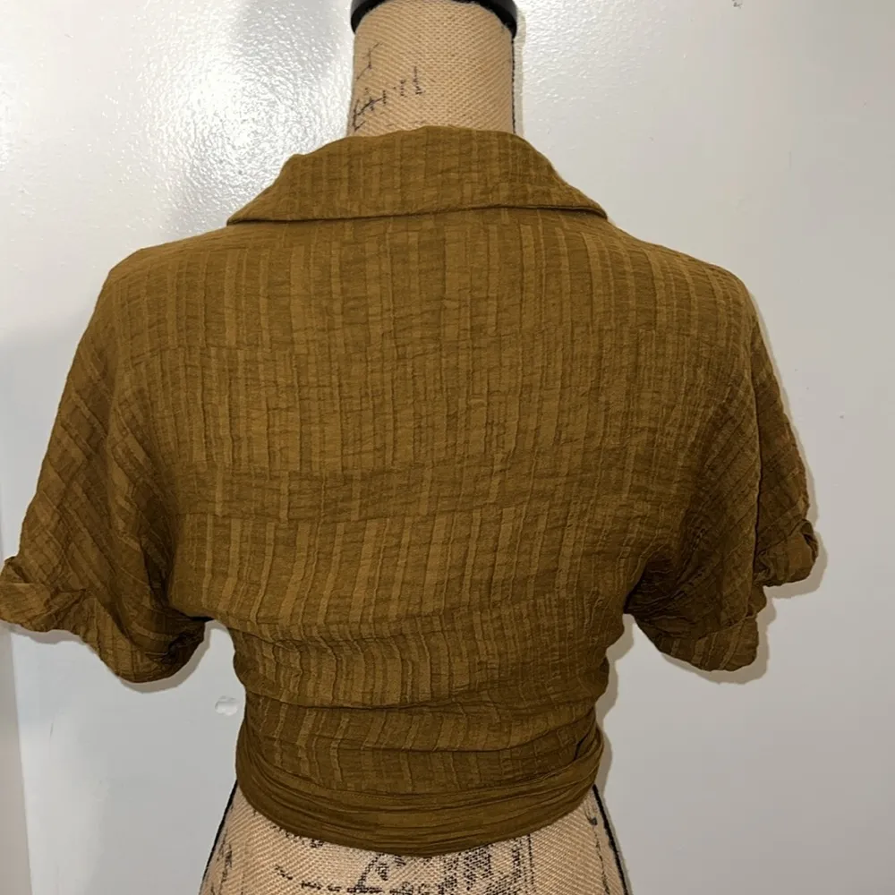 Forever 21 Textured Wrap Top Blouse - Image 4